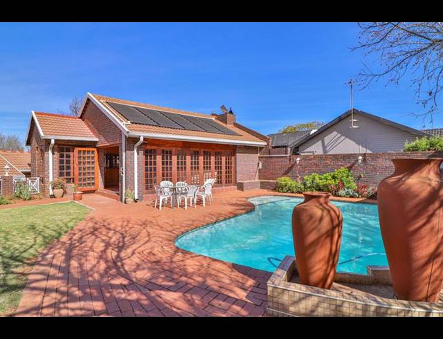 7 BEDROOM HOUSE FOR SALE IN GLENVISTA